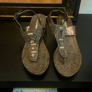 Vera Wang, Simply Vera. Metallic wedge sandals